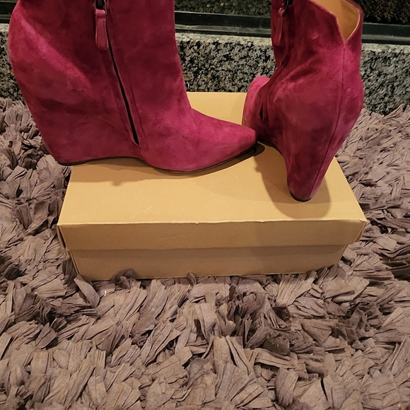 Cole Haan Suede Wedge Bootie W/Nike Air Technology Size 9 - Picture 4 of 5